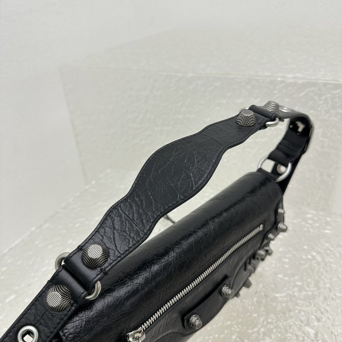 Balenciaga bags yupoo Balenciaga  𝐋𝐞 𝐂𝐚𝐠𝐨𝐥𝐞 𝐒𝐥𝐢𝐧𝐠 𝐁𝐚𝐠 8204