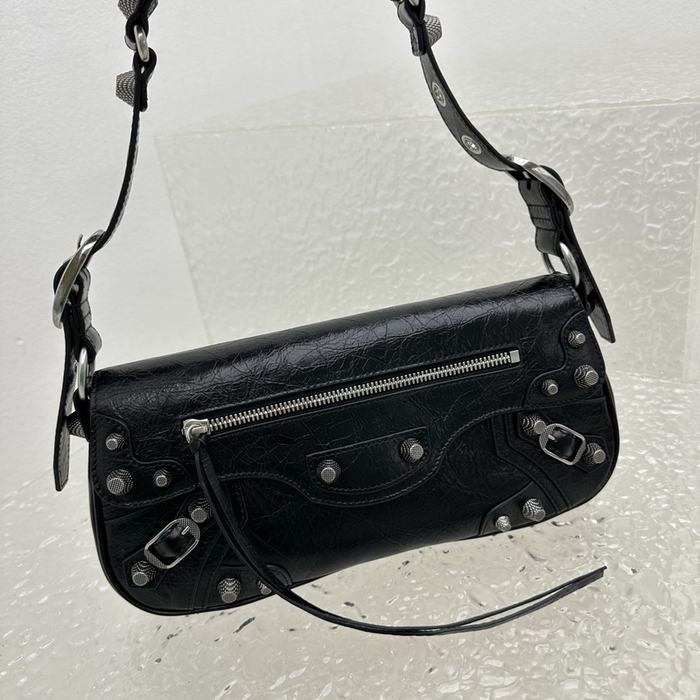 Balenciaga bags yupoo Balenciaga  𝐋𝐞 𝐂𝐚𝐠𝐨𝐥𝐞 𝐒𝐥𝐢𝐧𝐠 𝐁𝐚𝐠 8204