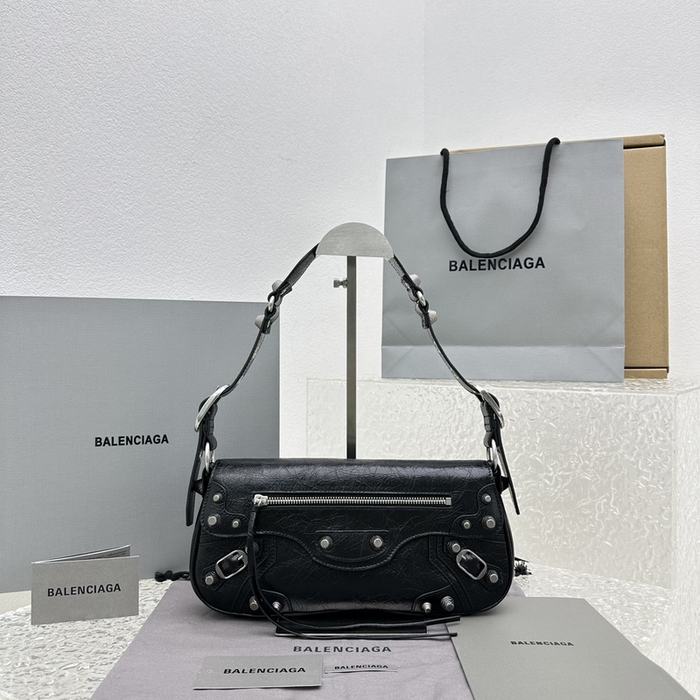 Balenciaga bags yupoo Balenciaga  𝐋𝐞 𝐂𝐚𝐠𝐨𝐥𝐞 𝐒𝐥𝐢𝐧𝐠 𝐁𝐚𝐠 8204