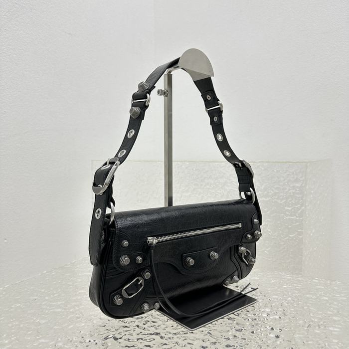Balenciaga bags yupoo Balenciaga  𝐋𝐞 𝐂𝐚𝐠𝐨𝐥𝐞 𝐒𝐥𝐢𝐧𝐠 𝐁𝐚𝐠 8204