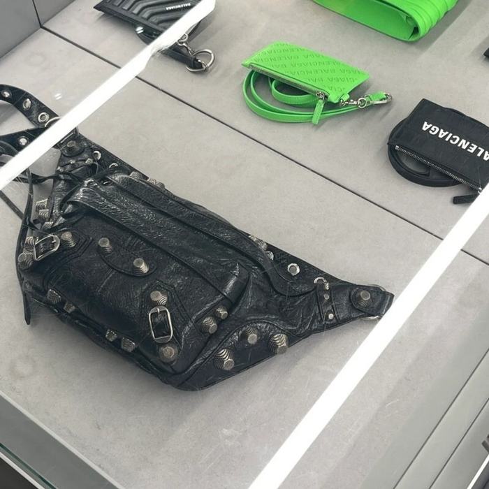 Balenciaga bags yupoo Balenciaga  𝐜𝐚𝐠𝐨𝐥𝐞 bag AF95