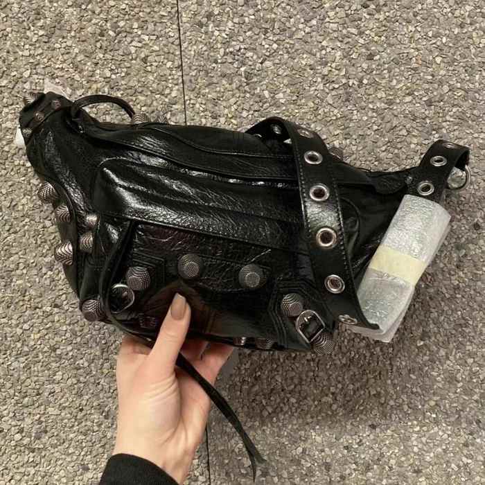 Balenciaga bags yupoo Balenciaga  𝐜𝐚𝐠𝐨𝐥𝐞 bag AF95