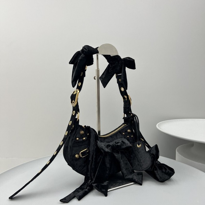 Balenciaga bags yupoo Balenciaga  Le Cagole  bag 3A9C