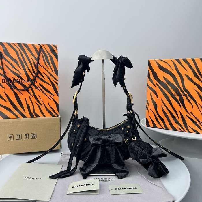 Balenciaga bags yupoo Balenciaga  Le Cagole  bag 3A9C