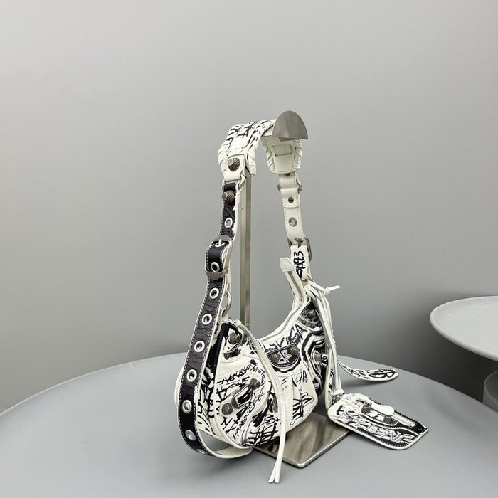 Balenciaga bags yupoo Balenciaga  Le Cagole  bag 7F9F