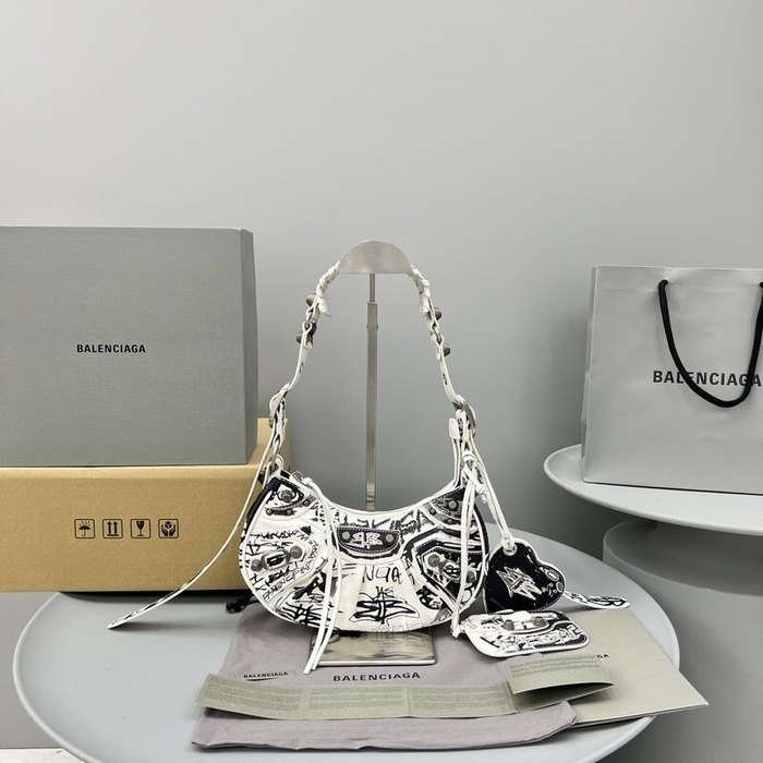 Balenciaga bags yupoo Balenciaga  Le Cagole  bag 7F9F