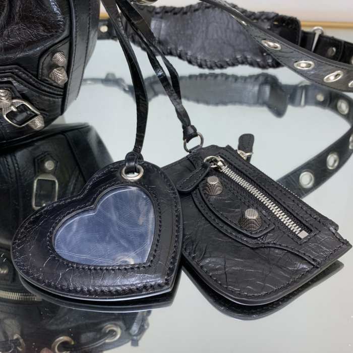 Balenciaga bags yupoo Balenciaga  Le Cagole bag 2C11