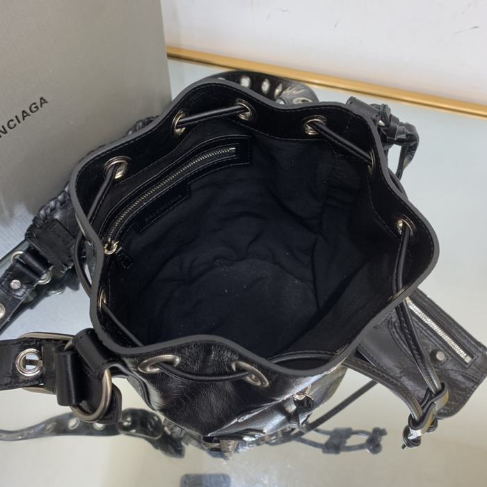 Balenciaga bags yupoo Balenciaga  Le Cagole bag 2C11