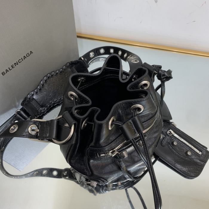 Balenciaga bags yupoo Balenciaga  Le Cagole bag 2C11