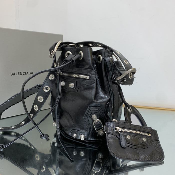 Balenciaga bags yupoo Balenciaga  Le Cagole bag 2C11