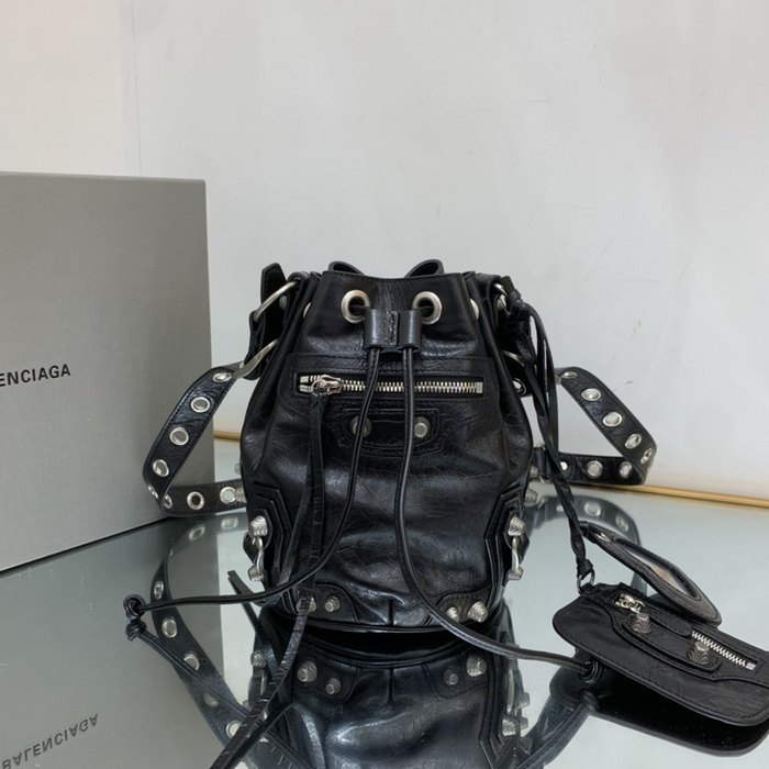 Balenciaga bags yupoo Balenciaga  Le Cagole bag 2C11