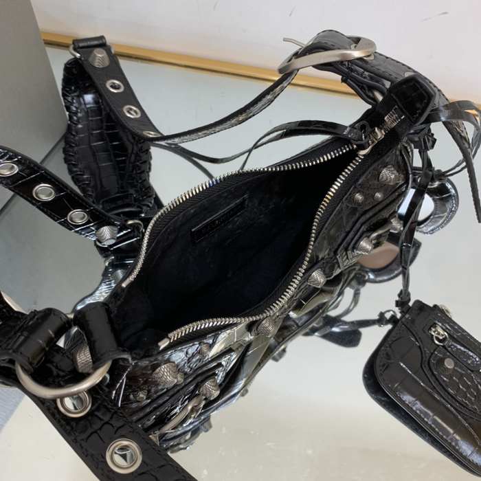 Balenciaga bags yupoo Balenciaga  Le Cagole bag 86F4