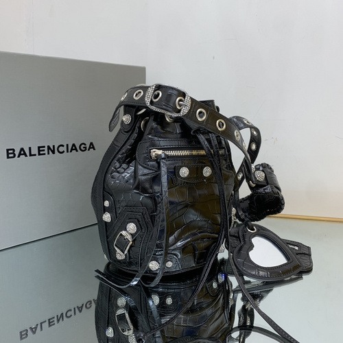 Balenciaga bags yupoo Balenciaga  Le Cagole bag EBE3