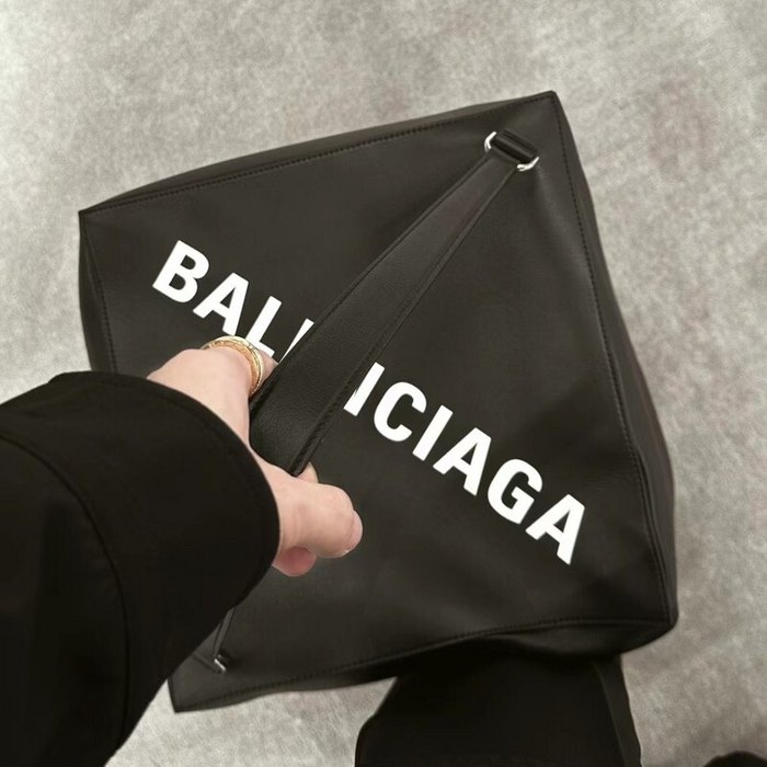 Balenciaga bags yupoo Balenciaga  crossbody bag 6B09