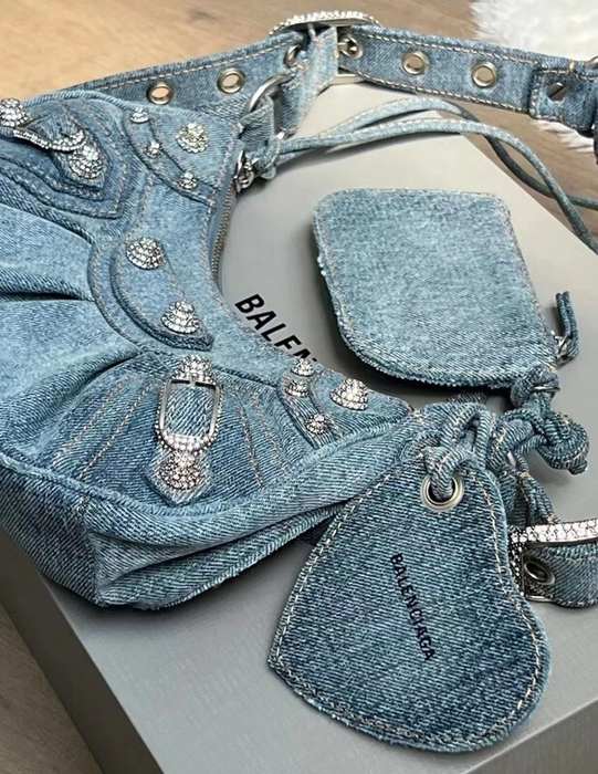 YUPOO Balenciag Le Cagole bag CB38