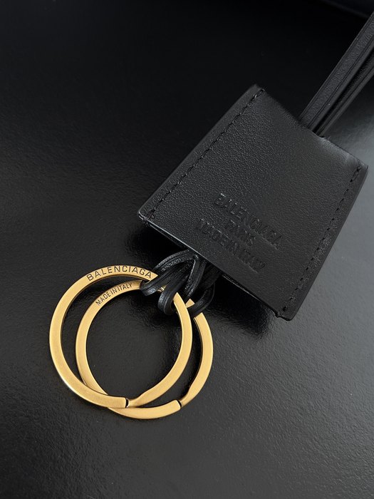 Balenciaga erewhon bag