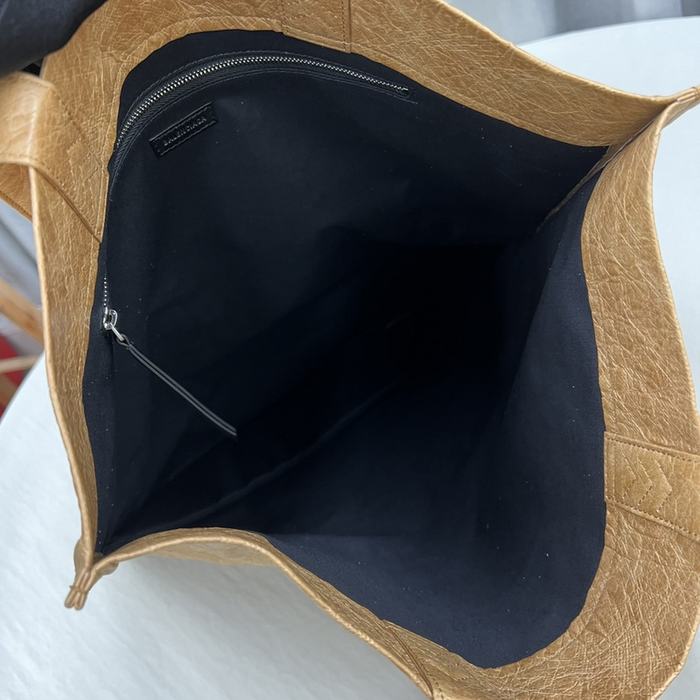 Erewhon balenciaga bag