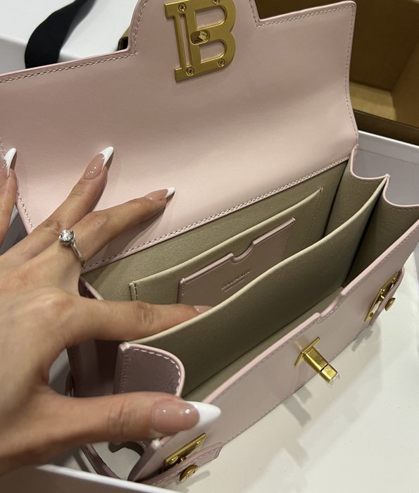 Balmain bag size23148cm