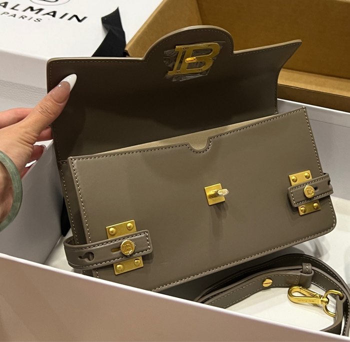 Balmain bag size23148cm_2