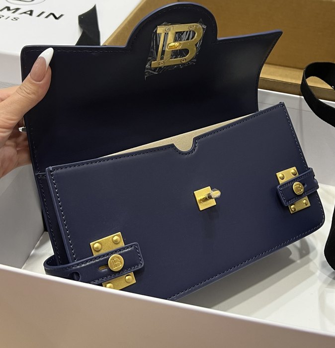 Balmain bag size23148cm_4