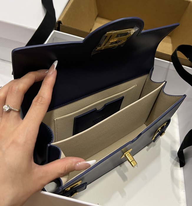 Balmain bag size23148cm_4