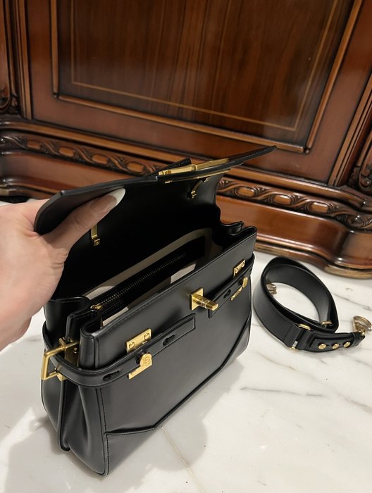 Vintage pierre balmain bag