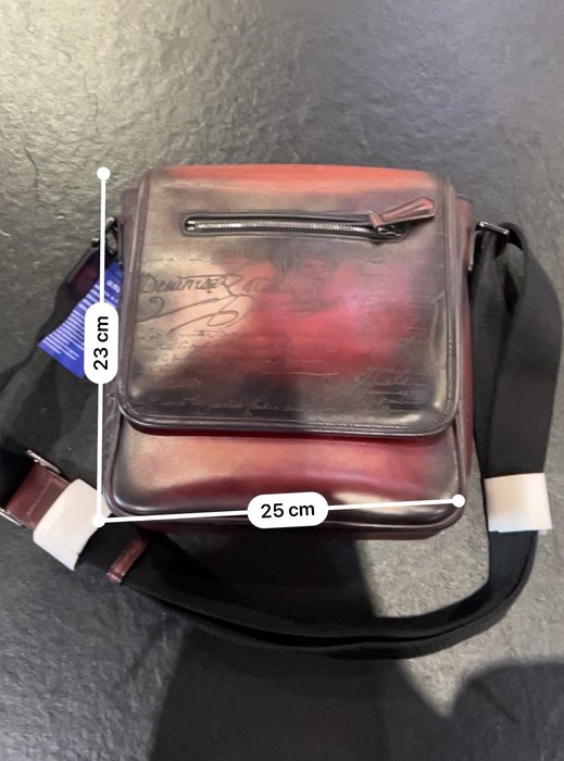 Berluti Tote bag with stylish features Burgundy 01A