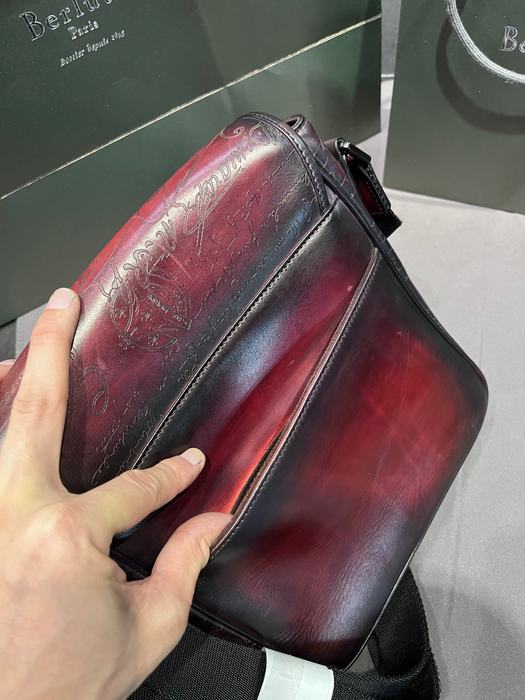 Berluti Tote bag with stylish features Burgundy 01A