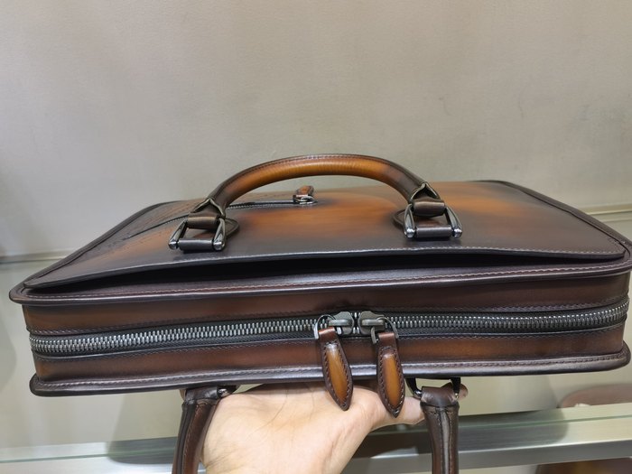 Berluti Tote bag with stylish traits Brown 01A 2