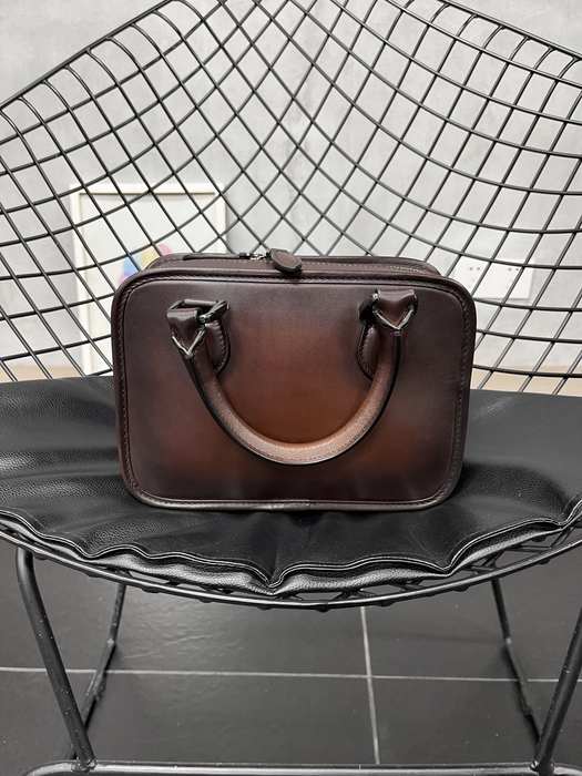 Berluti Tote bag with stylish traits Brown 01A