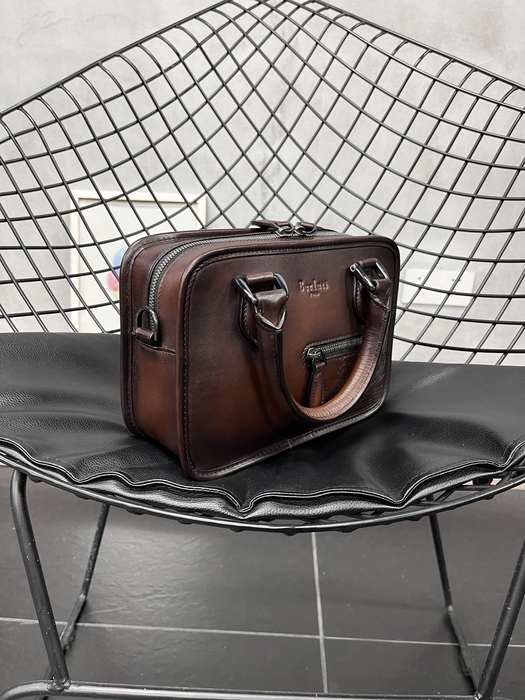 Berluti Tote bag with stylish traits Brown 01A