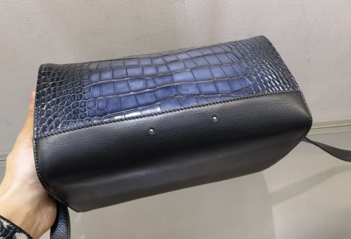 Berluti Tote bag with stylish traits Navy 01A