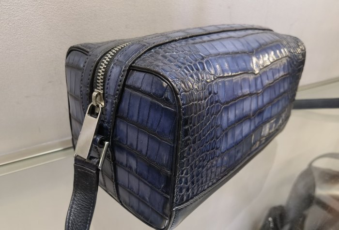 Berluti Tote bag with stylish traits Navy 01A