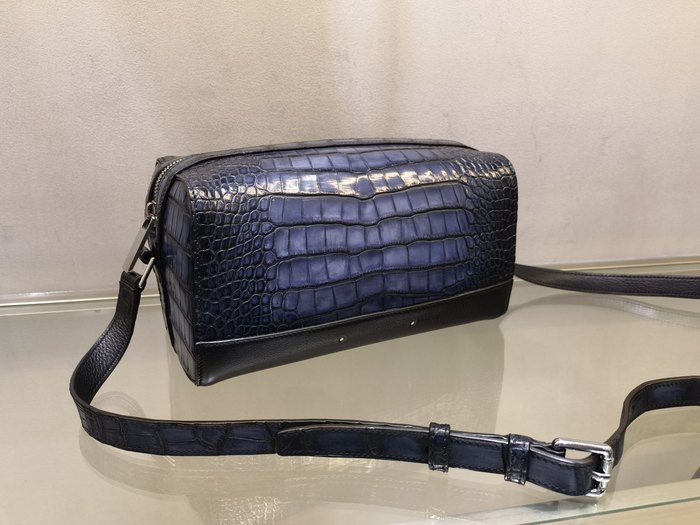 Berluti Tote bag with stylish traits Navy 01A