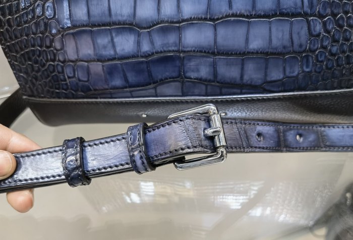 Berluti Tote bag with stylish traits Navy 01A