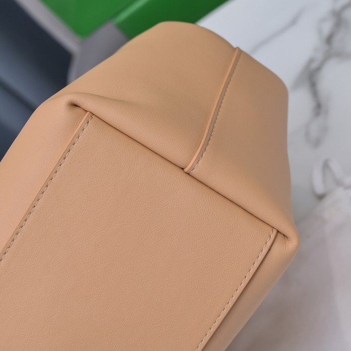 Bottega Veneta Spacious Tote with Minimalist Design Tan 01A