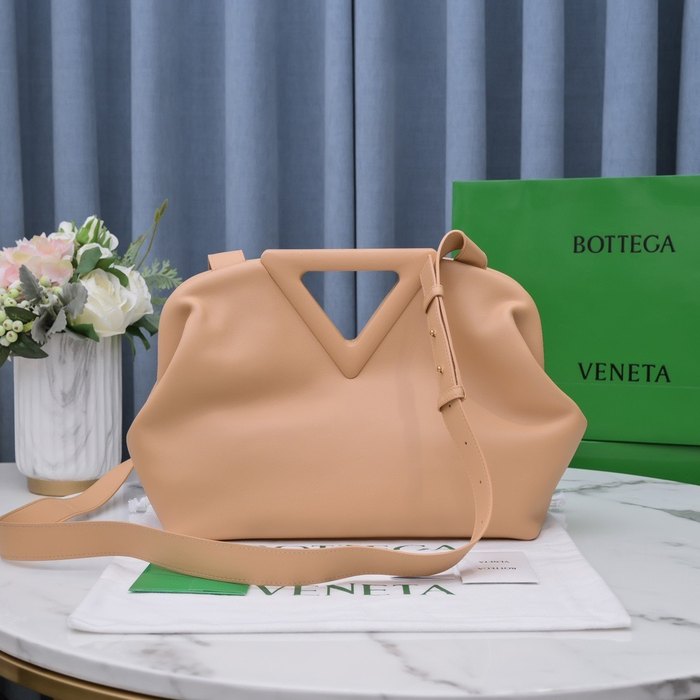 Bottega Veneta Spacious Tote with Minimalist Design Tan 01A