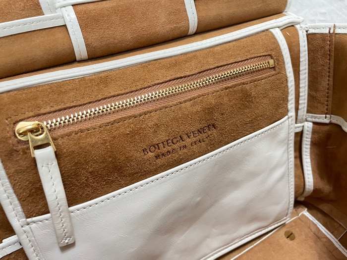 Bottega Veneta Structured Tote White 01A