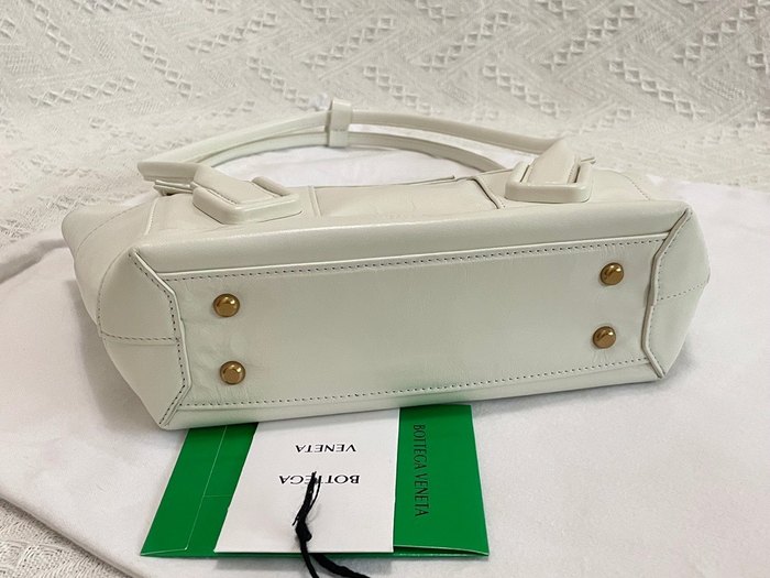 Bottega Veneta Structured Tote White 01A