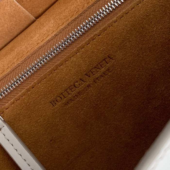 Bottega Veneta Stylish Tote Beige 01A