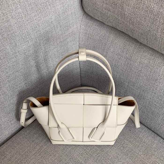 Bottega Veneta Stylish Tote Beige 01A
