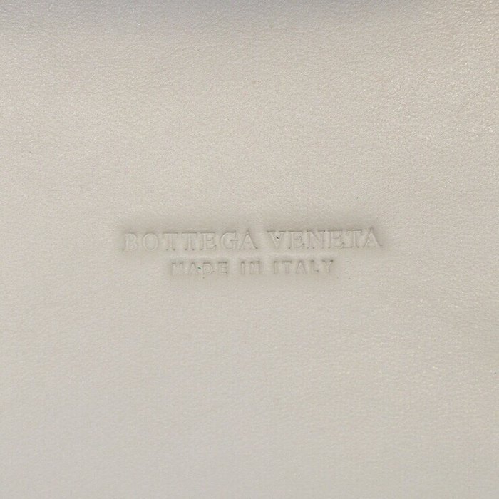 Bottega Veneta Stylish Tote with modern design traits Black 01A