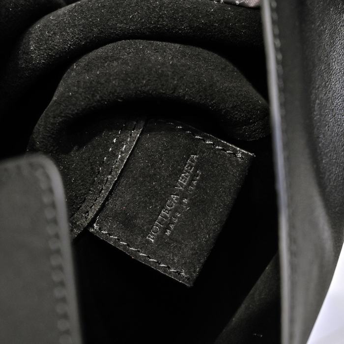 Bottega Veneta Tote bag with elegant design Black 01A