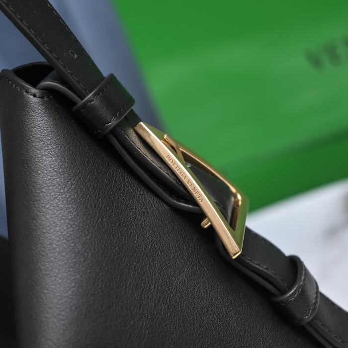 Bottega Veneta Tote bag with elegant design Black 01A