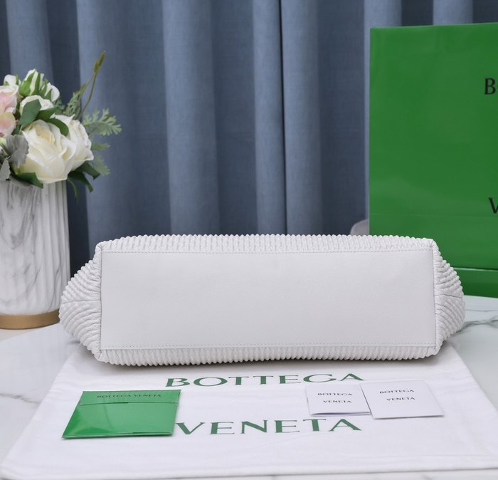 Bottega Veneta Tote bag with elegant features White 01A