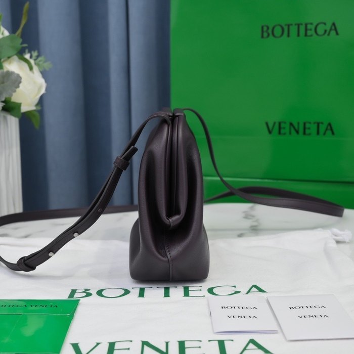 Bottega Veneta Tote bag with modern design Black 01A