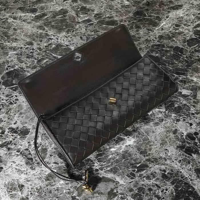 Bottega Veneta Tote bag with sleek design Black 01A