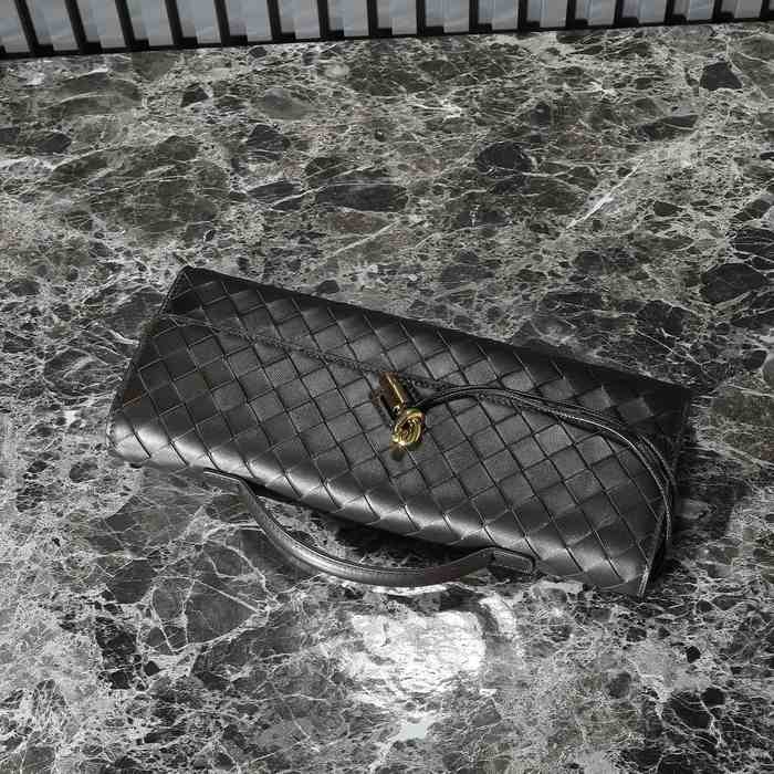 Bottega Veneta Tote bag with sleek design Black 01A