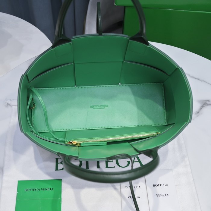 Bottega Veneta Tote bag with sleek design Green 01A