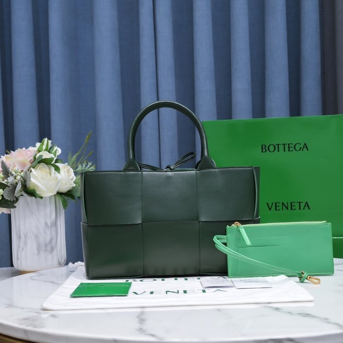 Bottega Veneta Tote bag with sleek design Green 01A